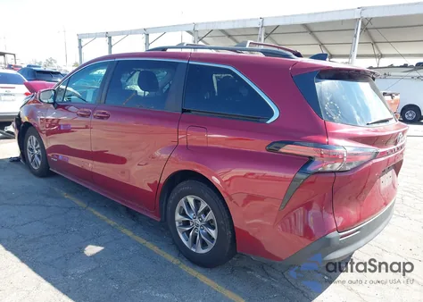 2021 Toyota Sienna Le from USA, damaged, VIN 5TDKRKEC5MS016128
